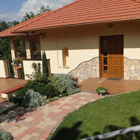 Janus Apartman Sarvar Exterior foto