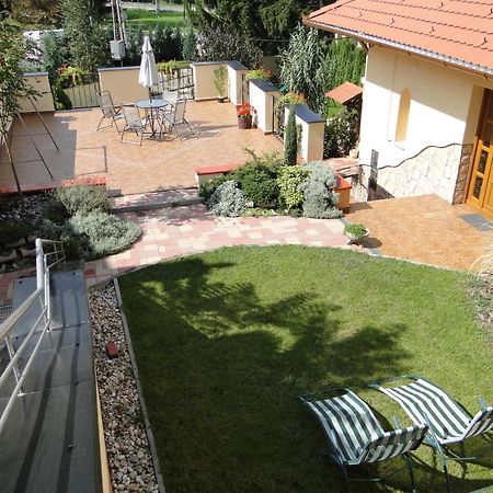 Janus Apartman Sarvar Exterior foto