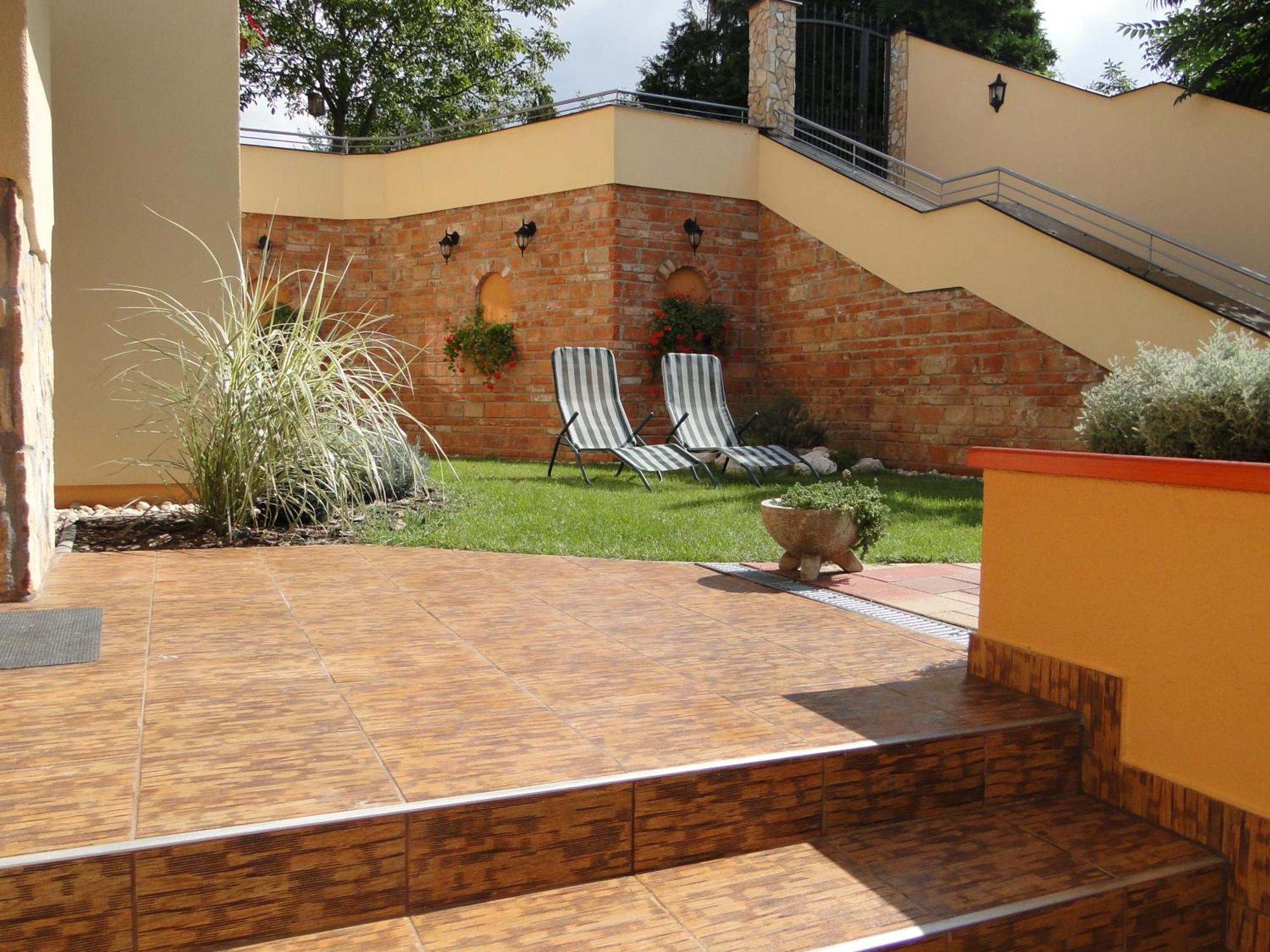 Janus Apartman Sarvar Exterior foto